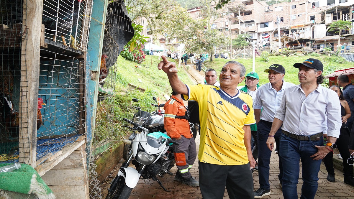 Agua potable para 50 mil hogares de barrios vulnerables de Medellín Agua potable para 50 mil hogares de barrios vulnerables de Medellín