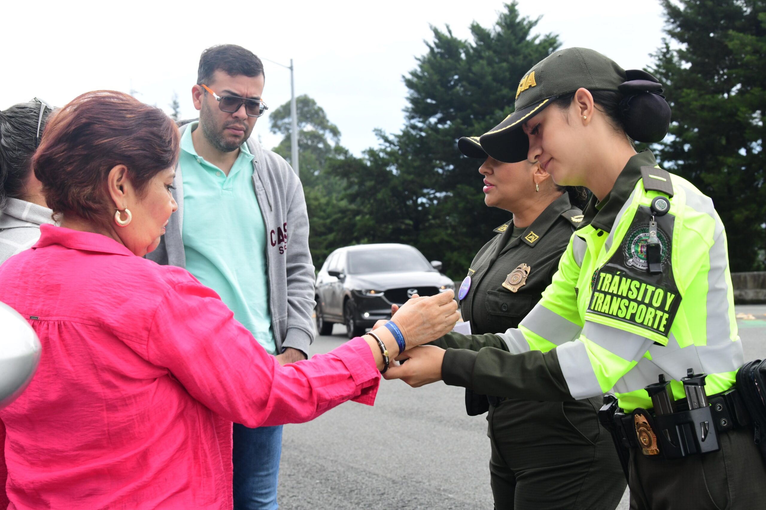 Patrulla púrpura refuerza lucha contra la violencia de género en Medellín Patrulla púrpura refuerza lucha contra la violencia de género en Medellín