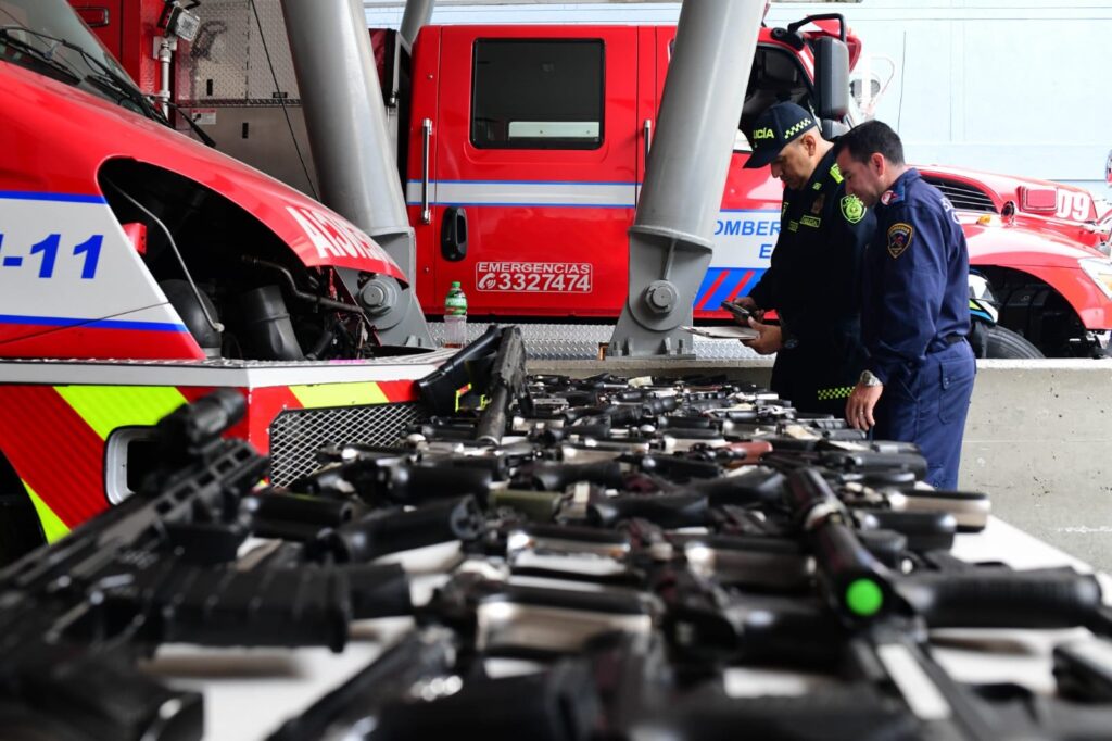 Envigado dice no a las armas: 109 elementos destruidos Envigado dice no a las armas: 109 elementos destruidos