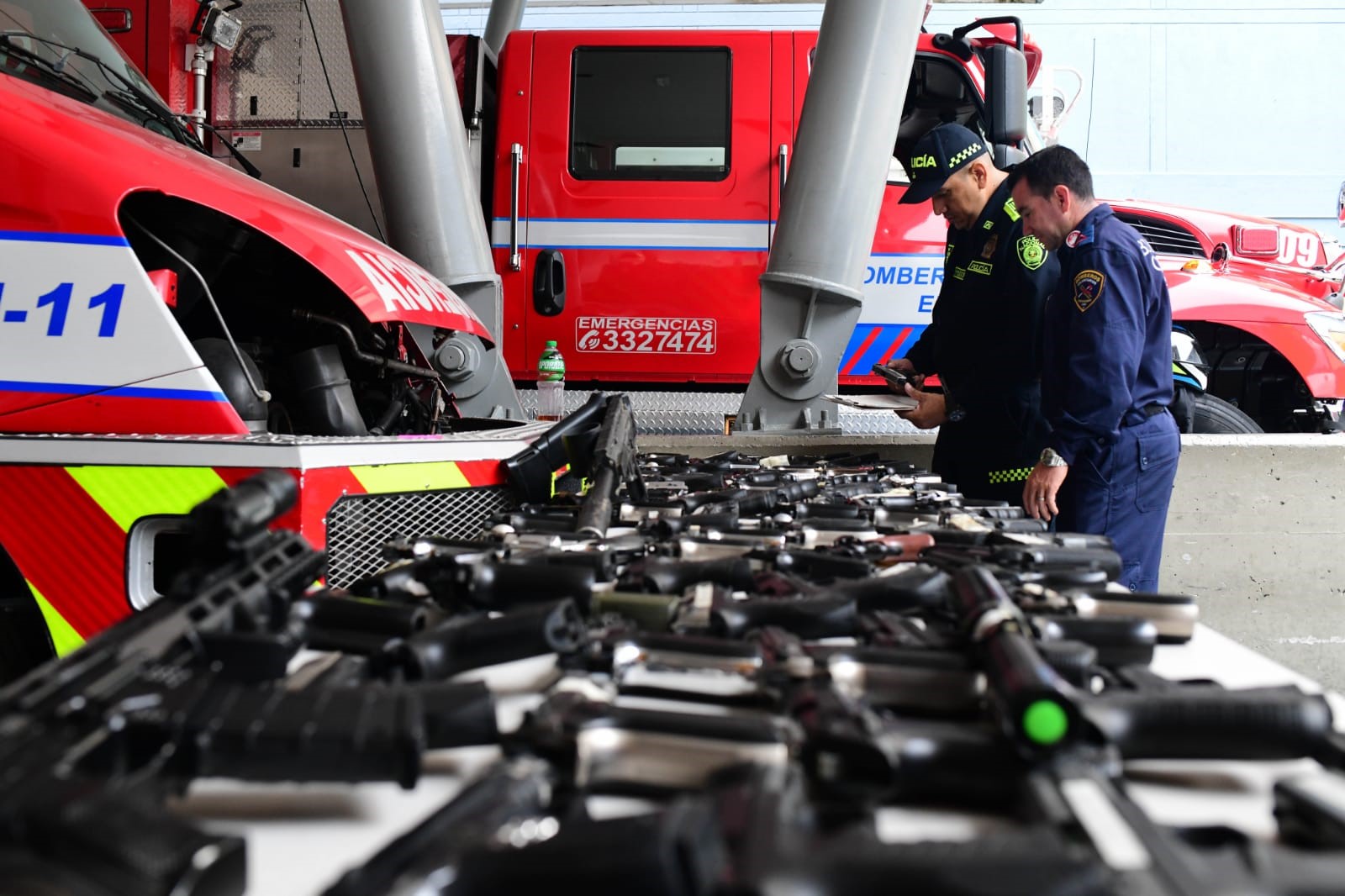 Envigado dice no a las armas: 109 elementos destruidos Envigado dice no a las armas: 109 elementos destruidos