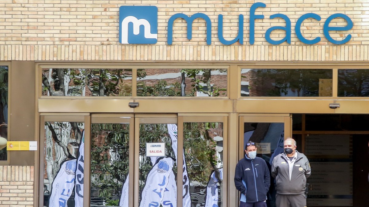 Adeslas, Asisa y DKV se niegan a suscribir el acuerdo con el Gobierno sobre Muface