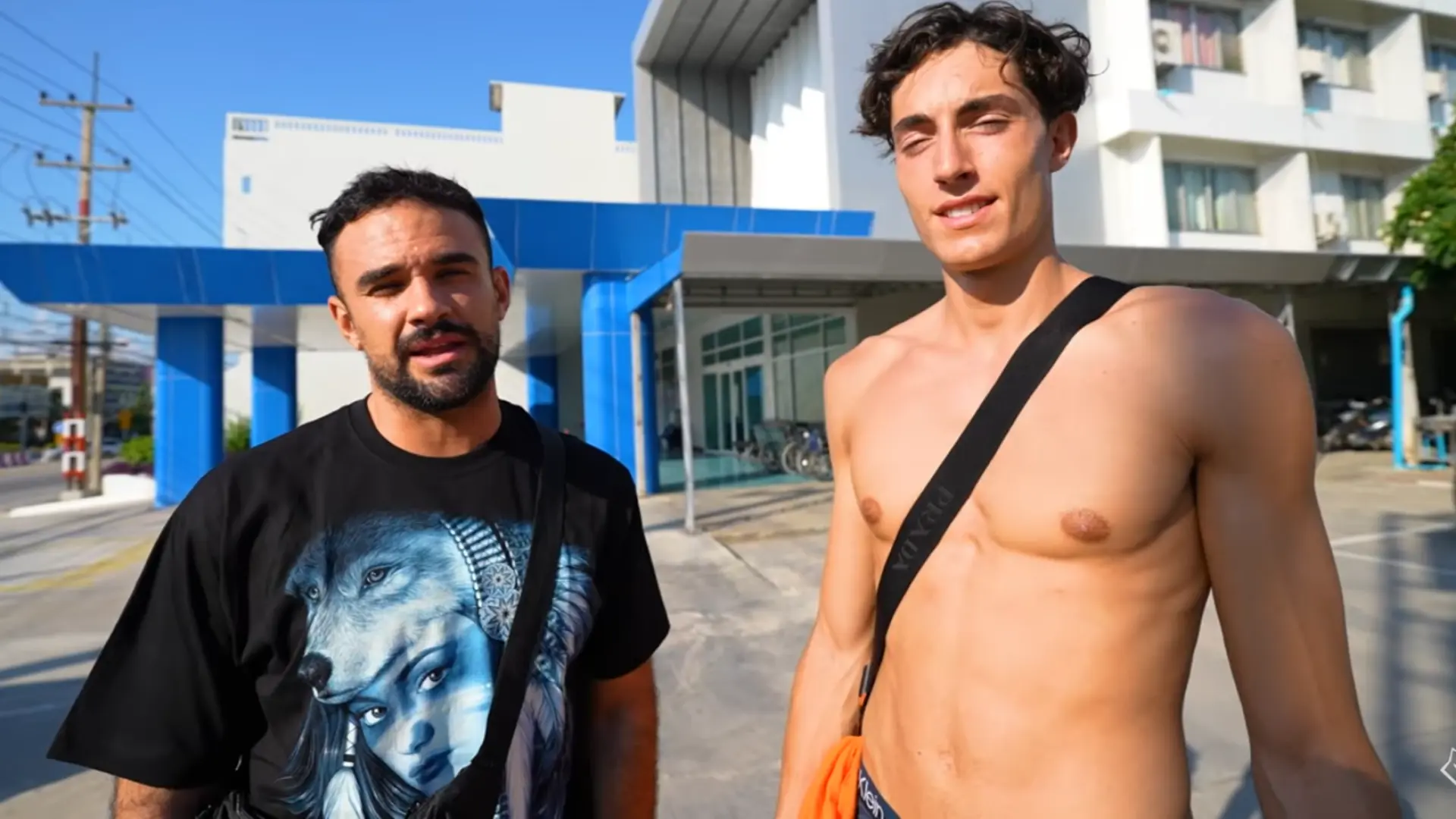 Así fue el ataque que sufrieron Illojuan y Plex en el santuario de Frank Cuesta a manos de unos suricatos: «¡No os mováis!» Así fue el ataque que sufrieron Illojuan y Plex en el santuario de Frank Cuesta a manos de unos suricatos: «¡No os mováis!»