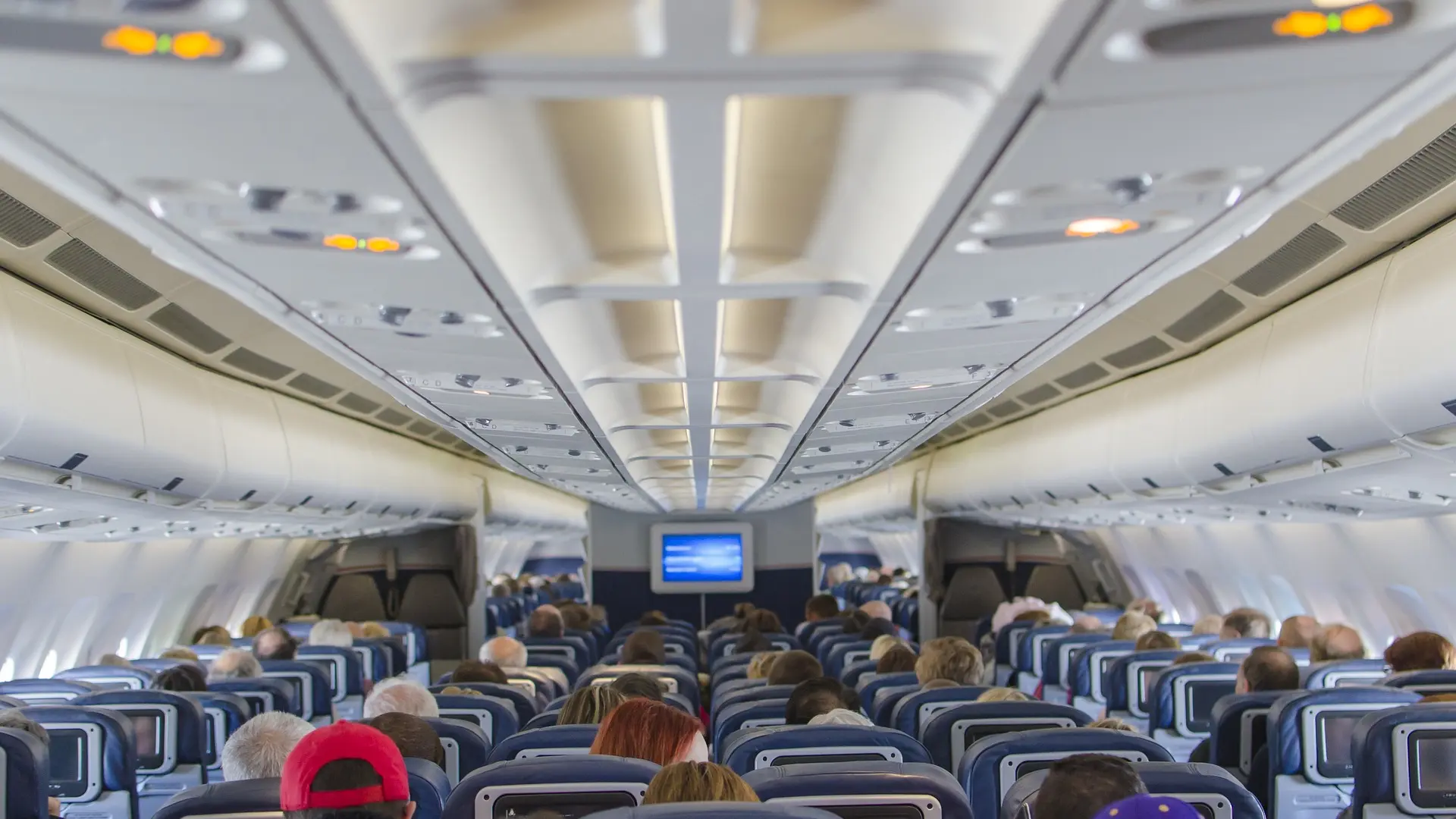 Estas son las canciones que no deberías escuchar antes de coger un vuelo, según un estudio: aumentarán tu ansiedad