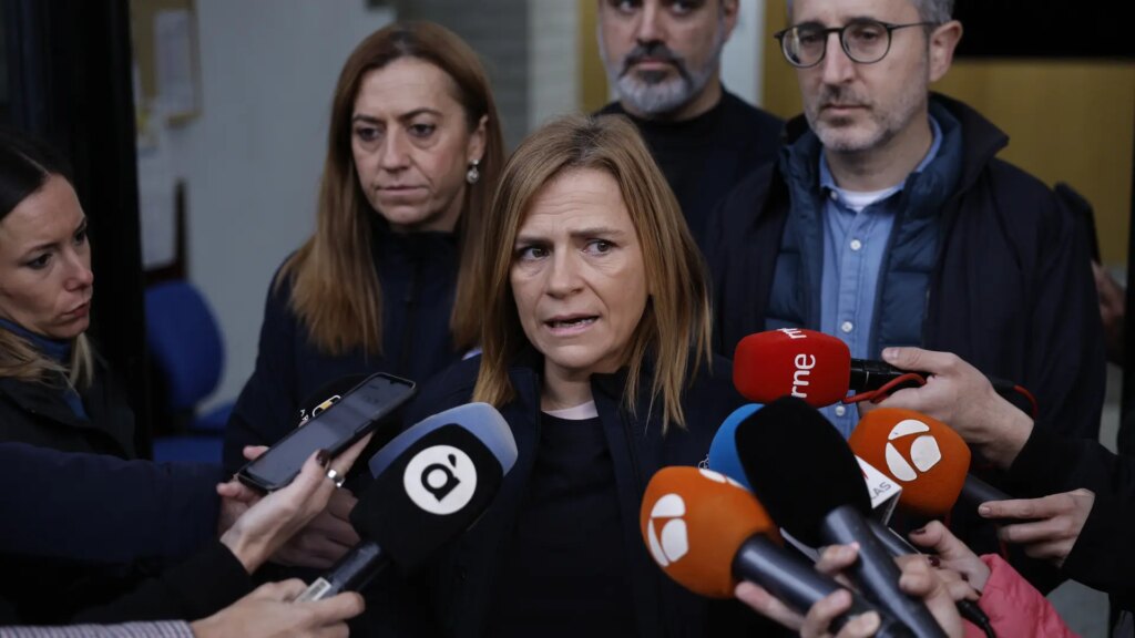 Hazte Oír se querella contra el Gobierno y la Confederación del Júcar por la gestión de la riada en Valencia Hazte Oír se querella contra el Gobierno y la Confederación del Júcar por la gestión de la riada en Valencia