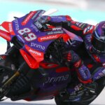 Jorge Martín gana el sprint y ya acaricia el título tras un error de Bagnaia