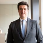 La mayor inmobiliaria del Ibex sopesa sacar su sede de España ante el cerco a las socimis