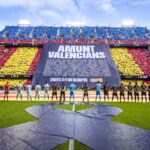 Mestalla homenajea a las víctimas de la DANA en el regreso del fútbol al estadio del Valencia