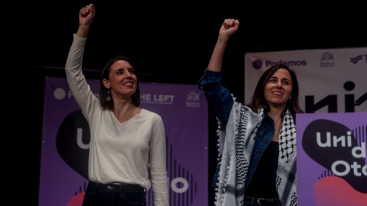 Podemos agita un nuevo momento populista al grito de «solo el pueblo salva al pueblo» Podemos agita un nuevo momento populista al grito de «solo el pueblo salva al pueblo»