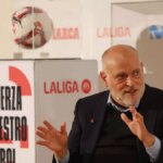 Tebas responde a las críticas de Florentino y le acusa de intentar «expropiar lo que ya pertenecía a Laliga» Tebas responde a las críticas de Florentino y le acusa de intentar «expropiar lo que ya pertenecía a Laliga»