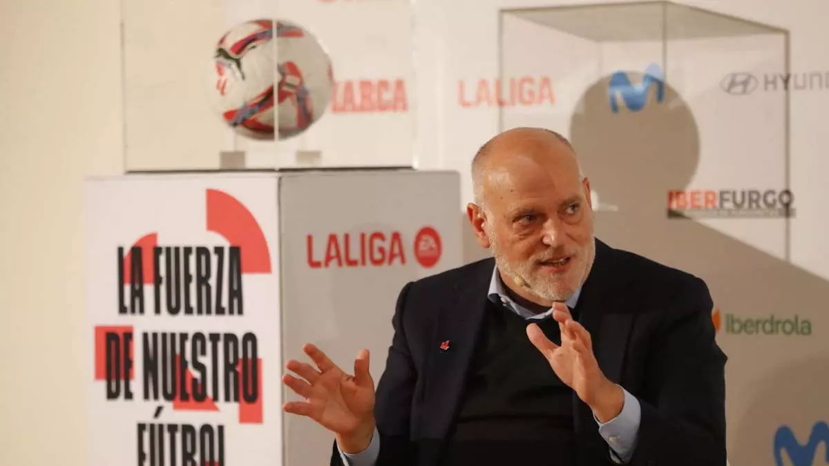 Tebas responde a las críticas de Florentino y le acusa de intentar «expropiar lo que ya pertenecía a Laliga»