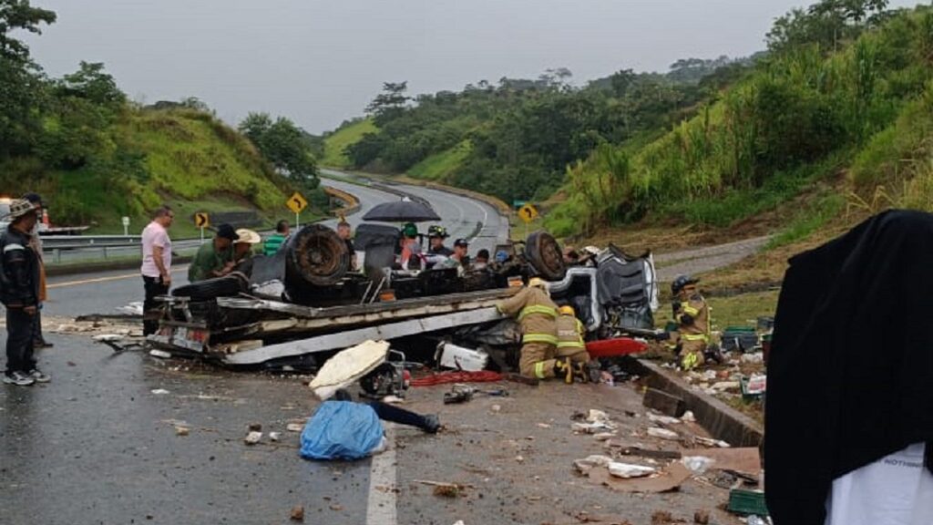 Accidente en vía del Suroeste de Antioquia dejó una persona muerta Accidente en vía del Suroeste de Antioquia dejó una persona muerta