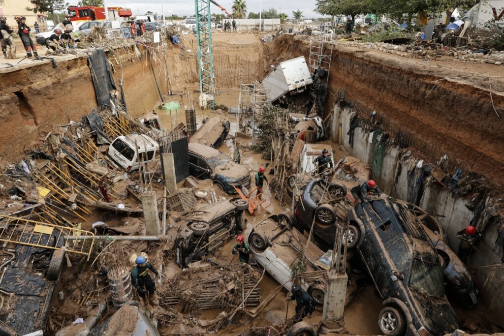 La Guardia Civil refuerza sus efectivos por la DANA: más de 36.000 rescates y auxilios a víctimas La Guardia Civil refuerza sus efectivos por la DANA: más de 36.000 rescates y auxilios a víctimas