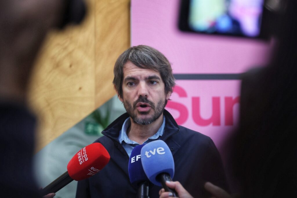 Sumar pide que si Mazón «no escucha a la calle» sea Feijóo quien le exija dar «un paso atrás» Sumar pide que si Mazón «no escucha a la calle» sea Feijóo quien le exija dar «un paso atrás»