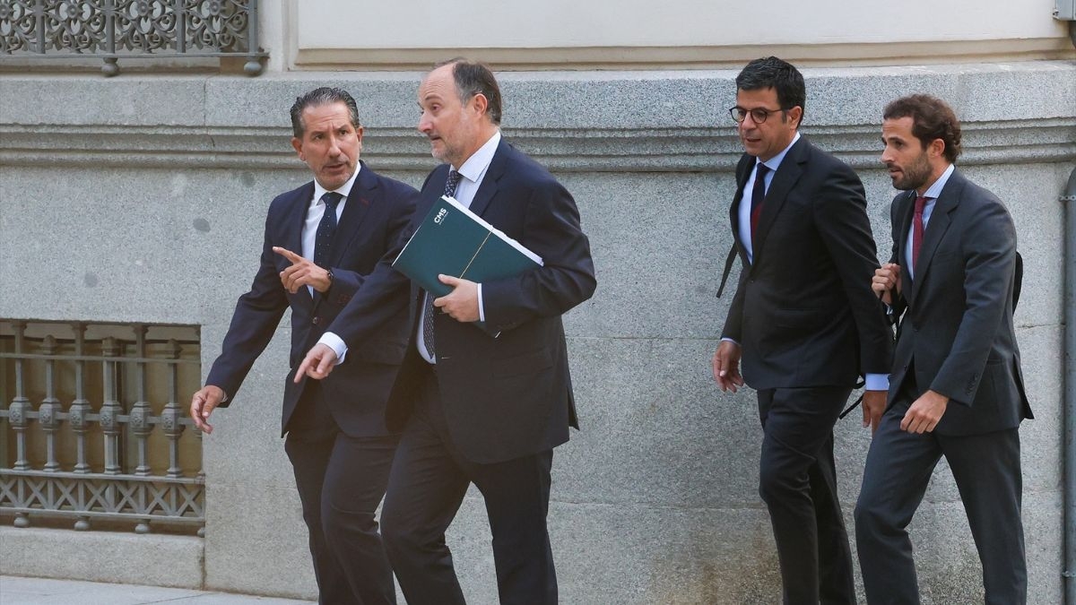 El ex ‘número tres’ de Transportes también se niega a contestar en la comisión del ‘caso Koldo’