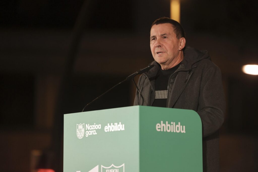 Otegi presume de sus hitos como socio de Pedro Sánchez: sacar a la Guardia Civil de Navarra y rebaja de penas a etarras