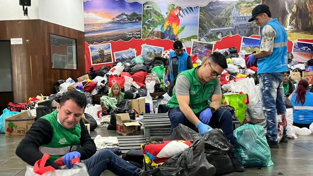 Líderes barriales agradecen la solidaridad de los medellinenses Líderes barriales agradecen la solidaridad de los medellinenses