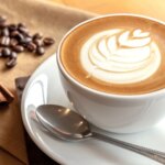 Lo que un neurólogo recomienda añadir al café para cuidar el cerebro y la memoria Lo que un neurólogo recomienda añadir al café para cuidar el cerebro y la memoria
