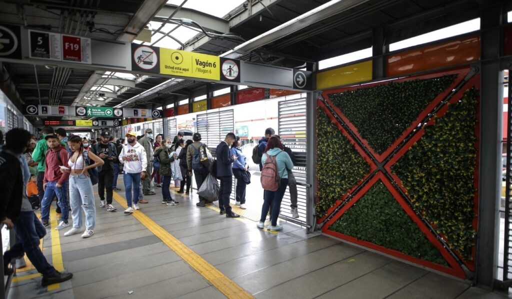 Encuentran escalofriante caleta en la estación de RICAURTE de TransMilenio Encuentran escalofriante caleta en la estación de RICAURTE de TransMilenio