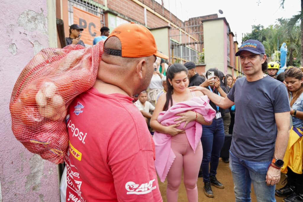 Santa Cruz: Psicólogos están en el sitio para acompañar a las familias Santa Cruz: Psicólogos están en el sitio para acompañar a las familias
