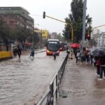 Distrito continúa limpiando la Autopista Norte tras lluvias en Bogotá