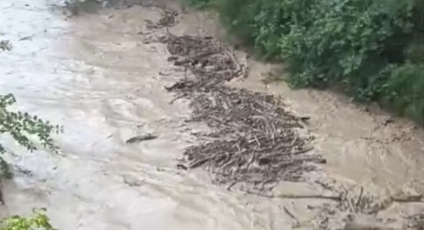 Inundaciones dejan cerca de 10.000 familias afectadas en La Guajira Inundaciones dejan cerca de 10.000 familias afectadas en La Guajira