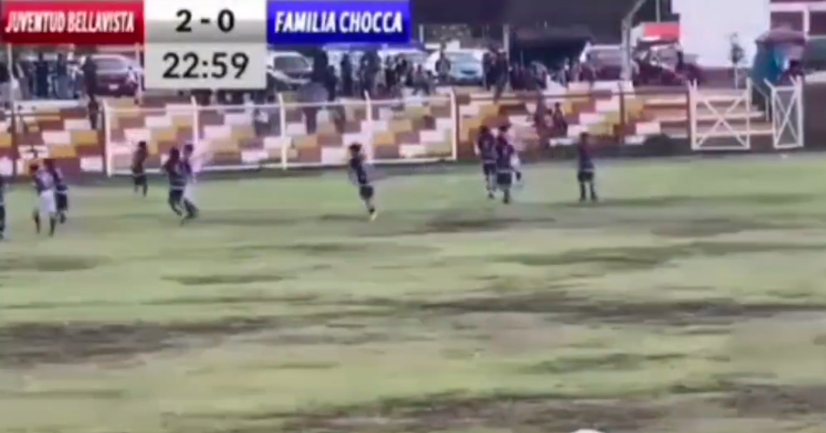 Futbolista muere y otro queda herido al ser impactado por un rayo en Perú Futbolista muere y otro queda herido al ser impactado por un rayo en Perú