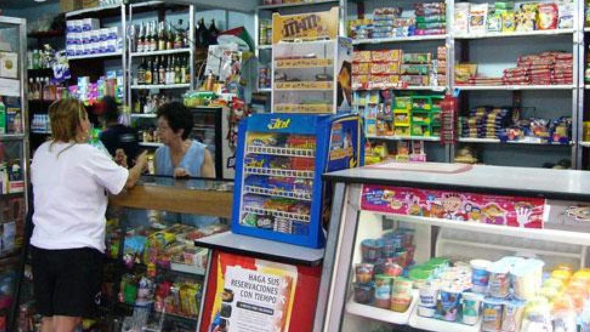 Las tiendas de barrio no ceden terreno: aunque las ventas caen Las tiendas de barrio no ceden terreno: aunque las ventas caen