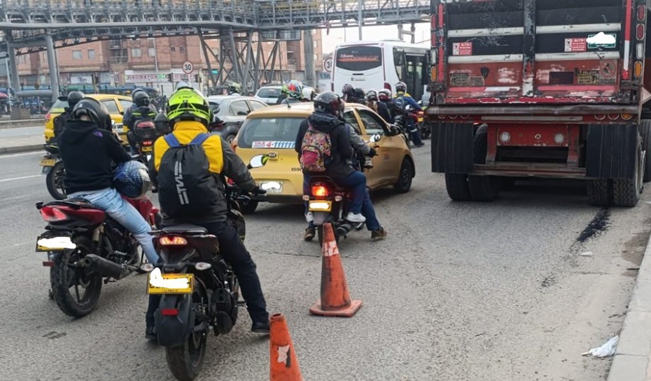 Caos en Bogotá: buses y vehículos tienen la ciudad paralizada Caos en Bogotá: buses y vehículos tienen la ciudad paralizada
