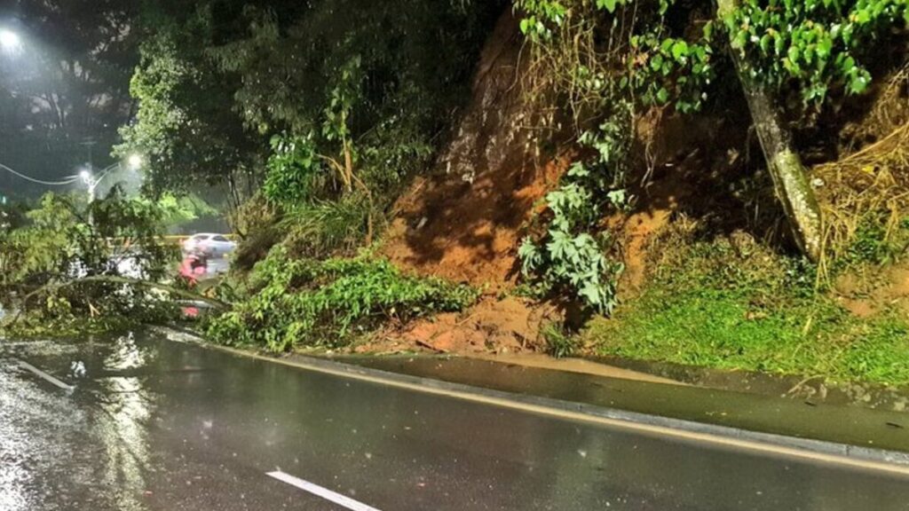 Lluvias en Medellín: se registraron 32 descargas eléctricas Lluvias en Medellín: se registraron 32 descargas eléctricas