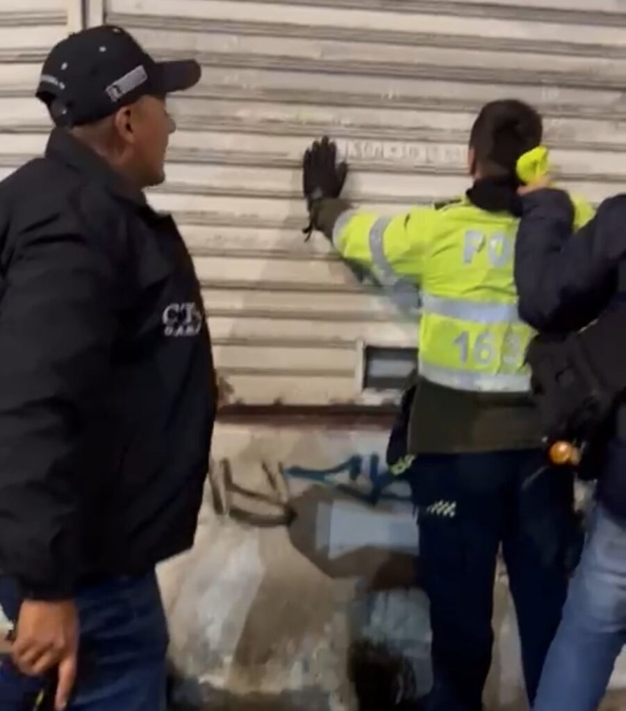 Medellín: Escándalo en la policía, capturan a comandante del Poblado Medellín: Escándalo en la policía, capturan a comandante del Poblado