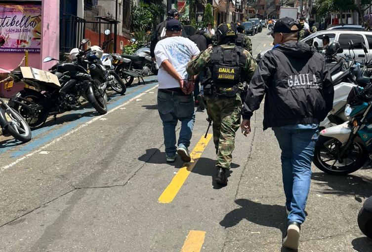 La cultura del falso servicio de vigilancia: otra extorsión en Medellín La cultura del falso servicio de vigilancia: otra extorsión en Medellín