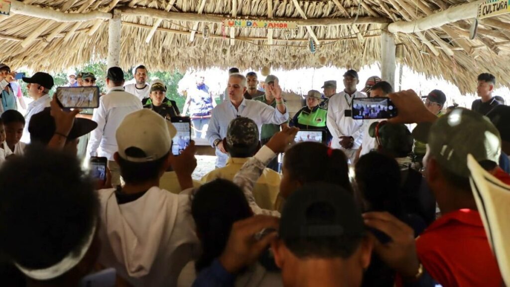 “No los vamos a dejar solos”: Gobernador de Antioquia en Turbo “No los vamos a dejar solos”: Gobernador de Antioquia en Turbo