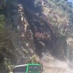 Deslizamiento de tierra obligó el cierre de la vía Medellín – Salgar
