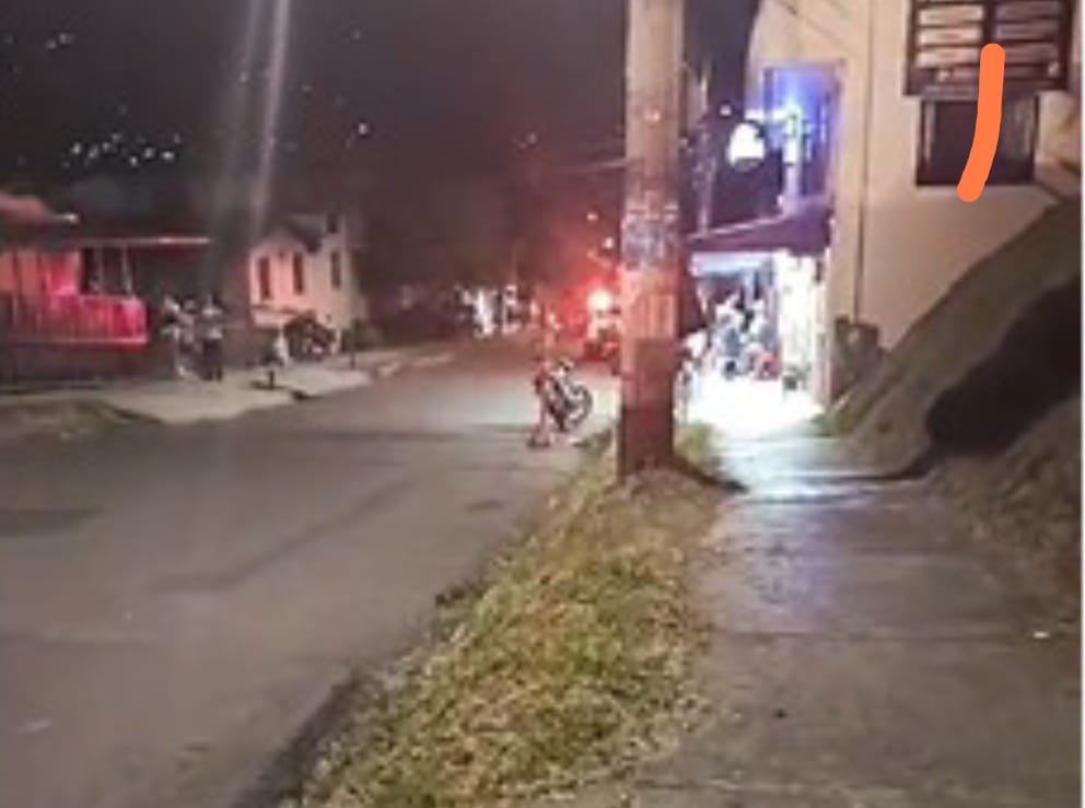 Hombre que mató a una mujer en un bus de Medellín lucha por vivir Hombre que mató a una mujer en un bus de Medellín lucha por vivir