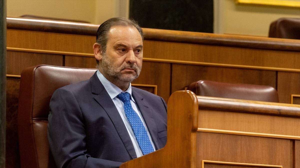 Los correos de Koldo revelan los trabajos del gabinete de Ábalos para tapar el ‘Delcygate’
