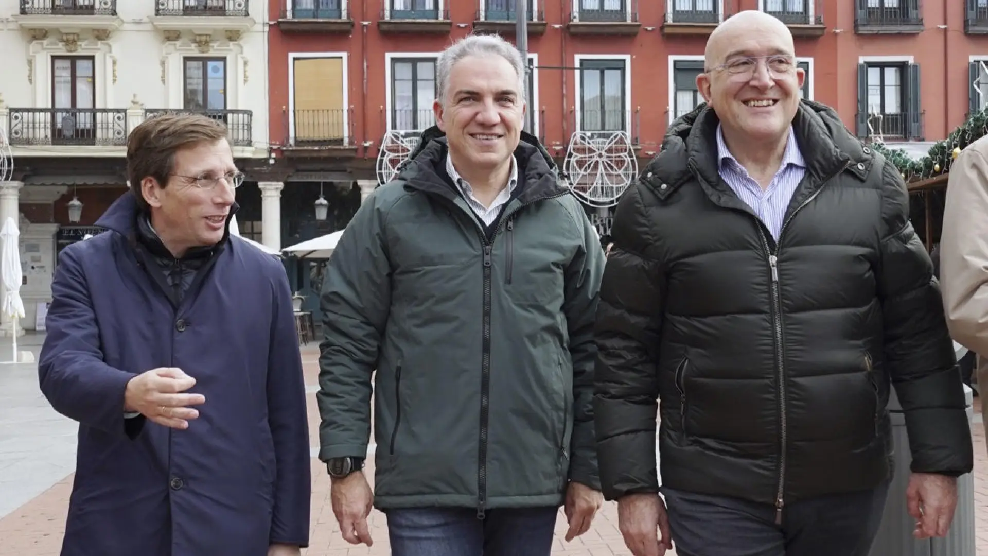 Almeida se pregunta si los socialistas celebrarán el próximo congreso en Sevilla «o en Alcalá Meco»