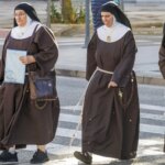 Aplazado el juicio por desahucio contra las exmonjas de Belorado al no poder notificar su vista a todas las implicadas Aplazado el juicio por desahucio contra las exmonjas de Belorado al no poder notificar su vista a todas las implicadas