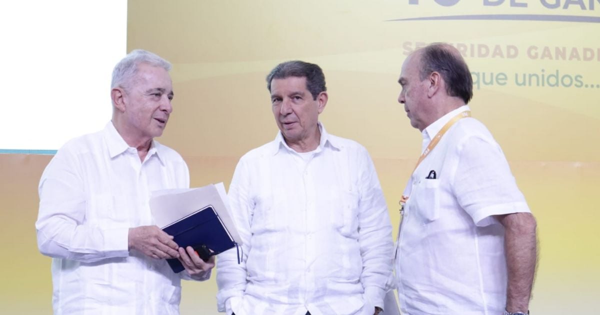 Cómo se decidió la permanencia de Jose Felix Lafaurie en la negociación con el ELN y el espaldarazo de Alvaro Uribe Cómo se decidió la permanencia de Jose Felix Lafaurie en la negociación con el ELN y el espaldarazo de Alvaro Uribe