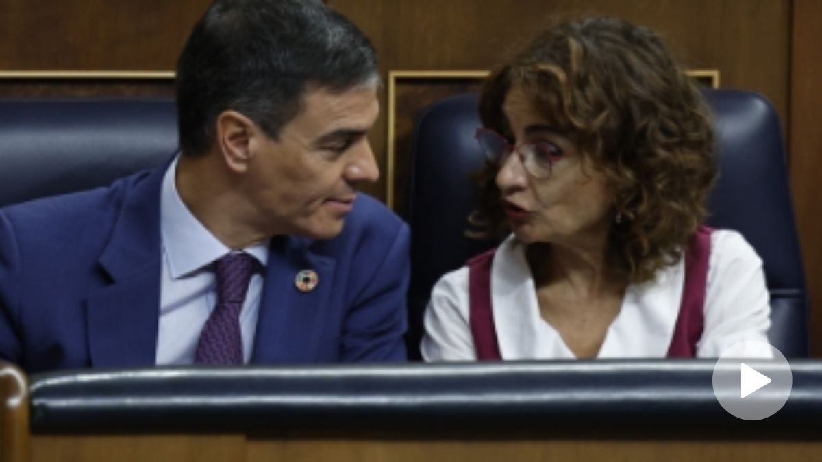 El Gobierno asume que hay riesgo de inseguridad jurídica con la nueva ‘tasa fake’ a las energéticas El Gobierno asume que hay riesgo de inseguridad jurídica con la nueva ‘tasa fake’ a las energéticas