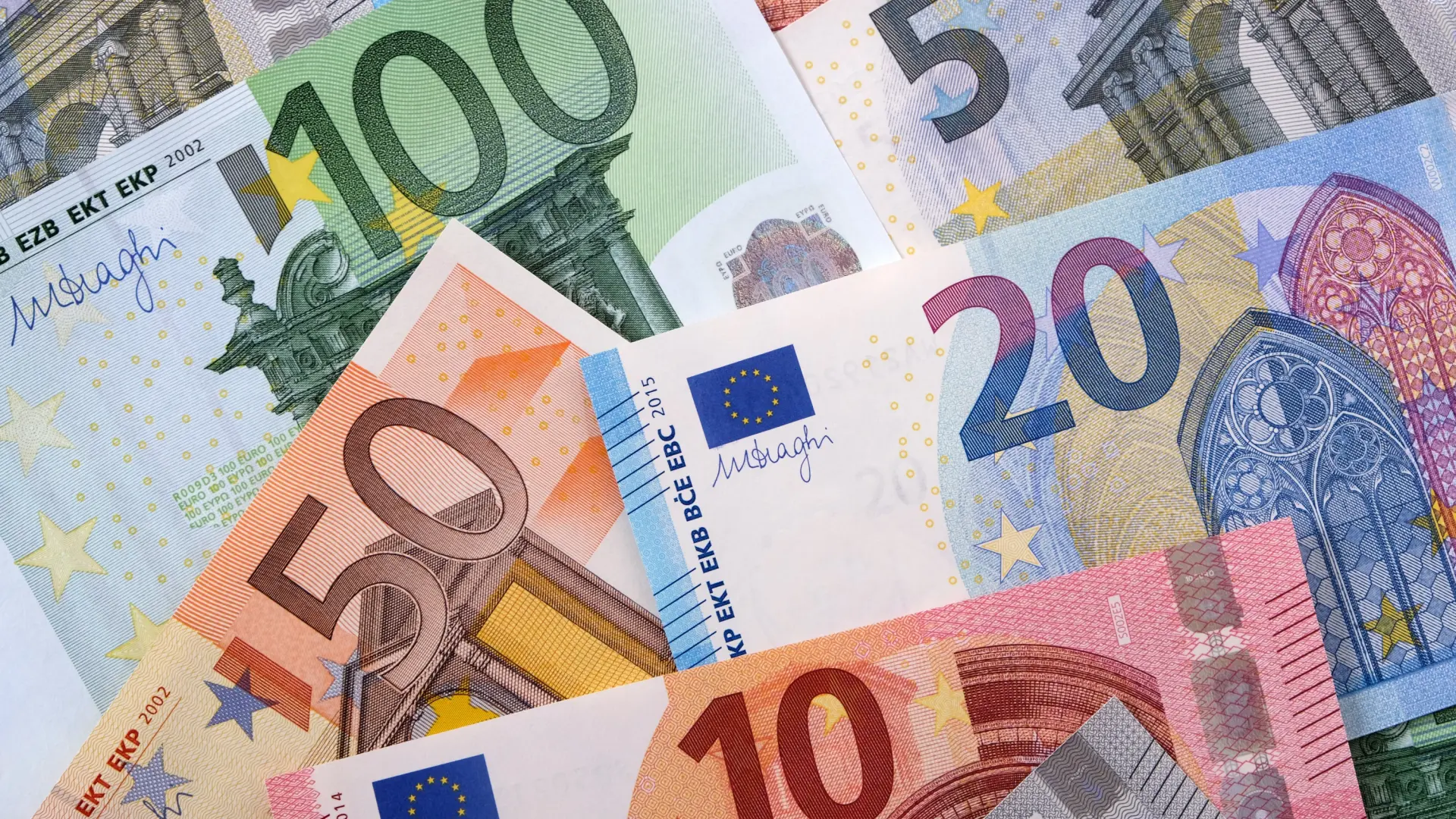 Estos son los pensionistas que cobrarán una ‘extra’ de 2.000 euros en 2025 Estos son los pensionistas que cobrarán una ‘extra’ de 2.000 euros en 2025
