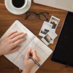 Las razones para no dejar de escribir a mano; estudio de Preply reveló los peligros que tiene