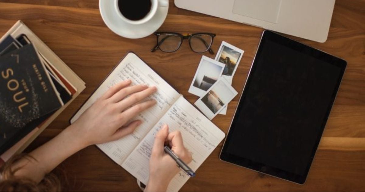 Las razones para no dejar de escribir a mano; estudio de Preply reveló los peligros que tiene