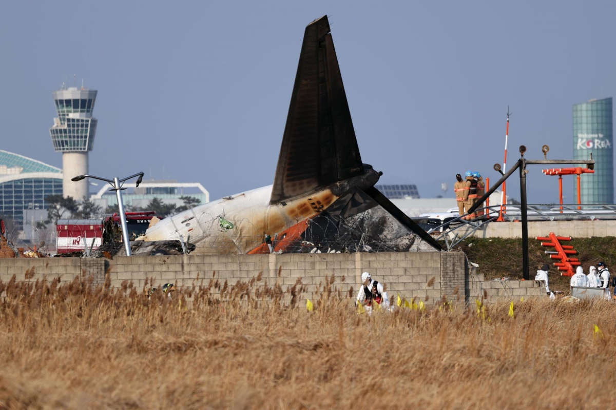 Mueren al menos 124 personas en un accidente de avión en Corea del Sur Mueren al menos 124 personas en un accidente de avión en Corea del Sur