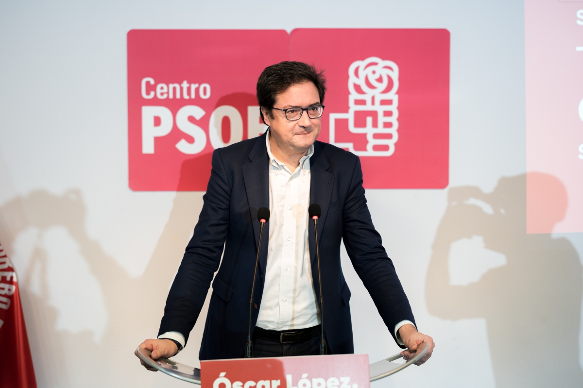 Óscar López arranca su campaña contra Ayuso con un bulo: acusa al PP de una baja participación en el 28-M que no existió