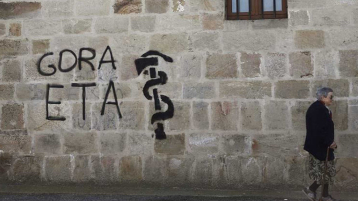 Un libro recuerda a cada uno de los 188 policías nacionales asesinados por ETA Un libro recuerda a cada uno de los 188 policías nacionales asesinados por ETA