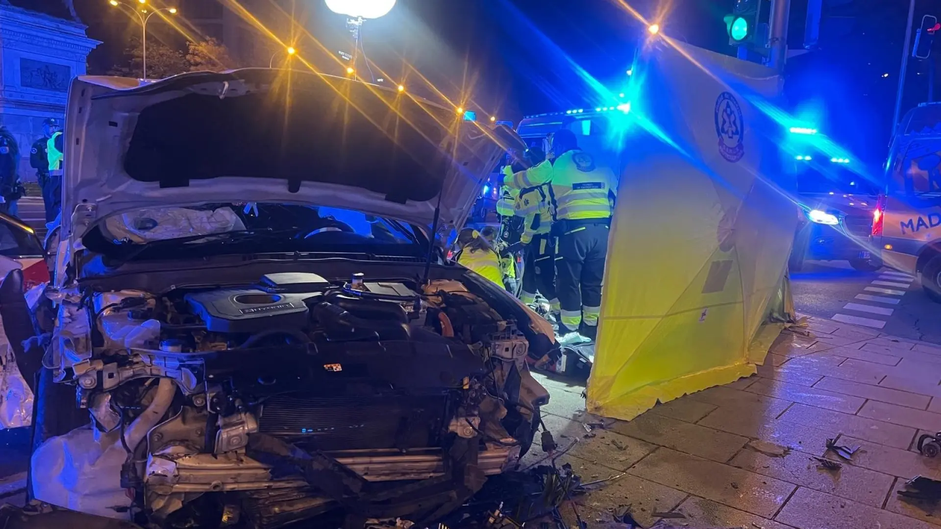 Un taxista sufre una parada cardiorrespiratoria al volante en Madrid y provoca un accidente con un herido Un taxista sufre una parada cardiorrespiratoria al volante en Madrid y provoca un accidente con un herido