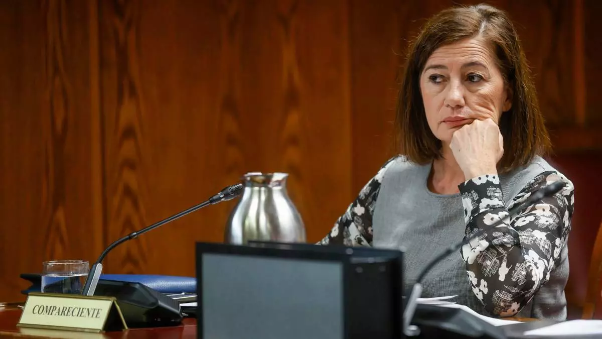 Armengol dedicidirá sobre la cuestión de confianza a Sánchez, que avalan los letrados de las Cortes Armengol dedicidirá sobre la cuestión de confianza a Sánchez, que avalan los letrados de las Cortes