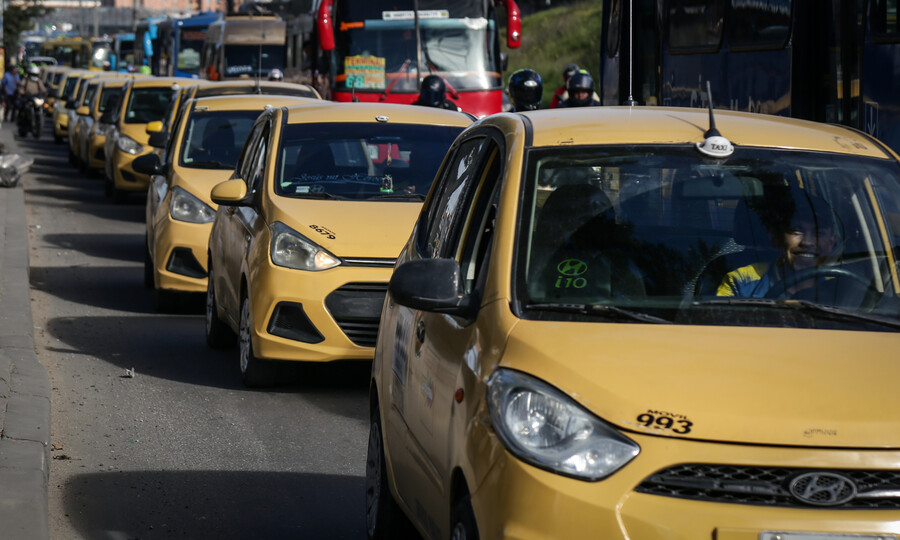 Pico y placa para TAXISTAS en Bogotá: evite fuertes SANCIONES Pico y placa para TAXISTAS en Bogotá: evite fuertes SANCIONES