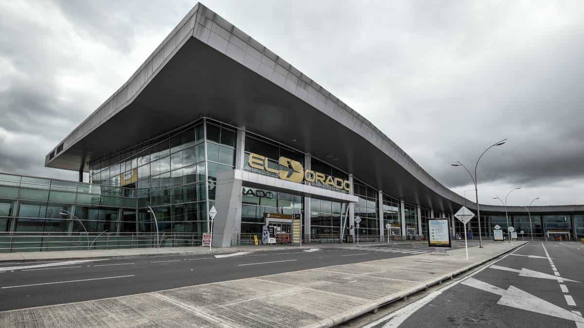 Aeropuerto El Dorado: Falla técnica frenó avión en pleno despegue Aeropuerto El Dorado: Falla técnica frenó avión en pleno despegue
