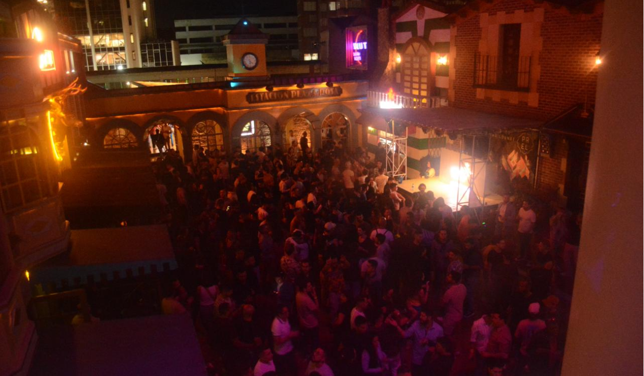 Reconocido BAR en BOGOTÁ ganó premio a la excelencia: se llenará mucho más Reconocido BAR en BOGOTÁ ganó premio a la excelencia: se llenará mucho más